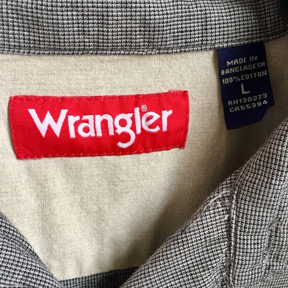 Vintage Wrangler Short Sleeve Button Down - Picture 2 of 4